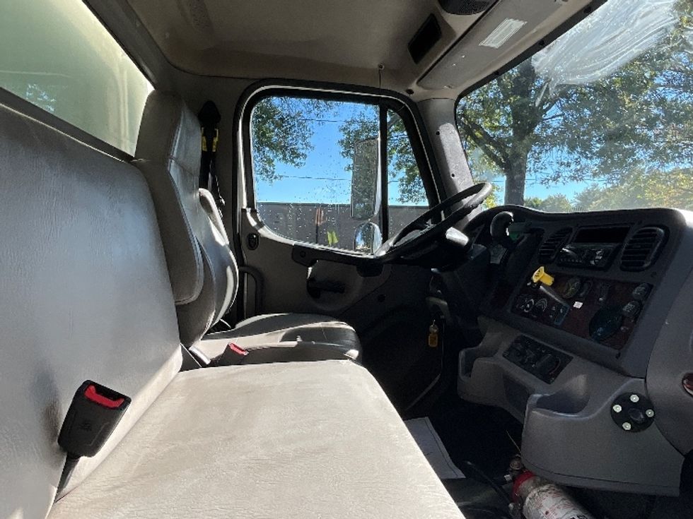 Medium Duty Box Truck-Light and Medium Duty Trucks-Freightliner-2020-M2-Reading-PA-417,971\n\t\tmiles-$ 23,000 - Image 22