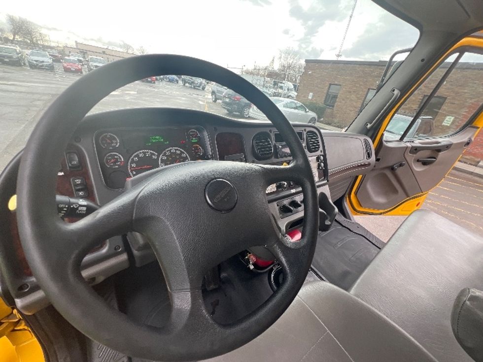 Medium Duty Box Truck-Light and Medium Duty Trucks-Freightliner-2020-M2-Rochester-NY-173,875\n\t\tmiles-$ 41,000 - Image 18