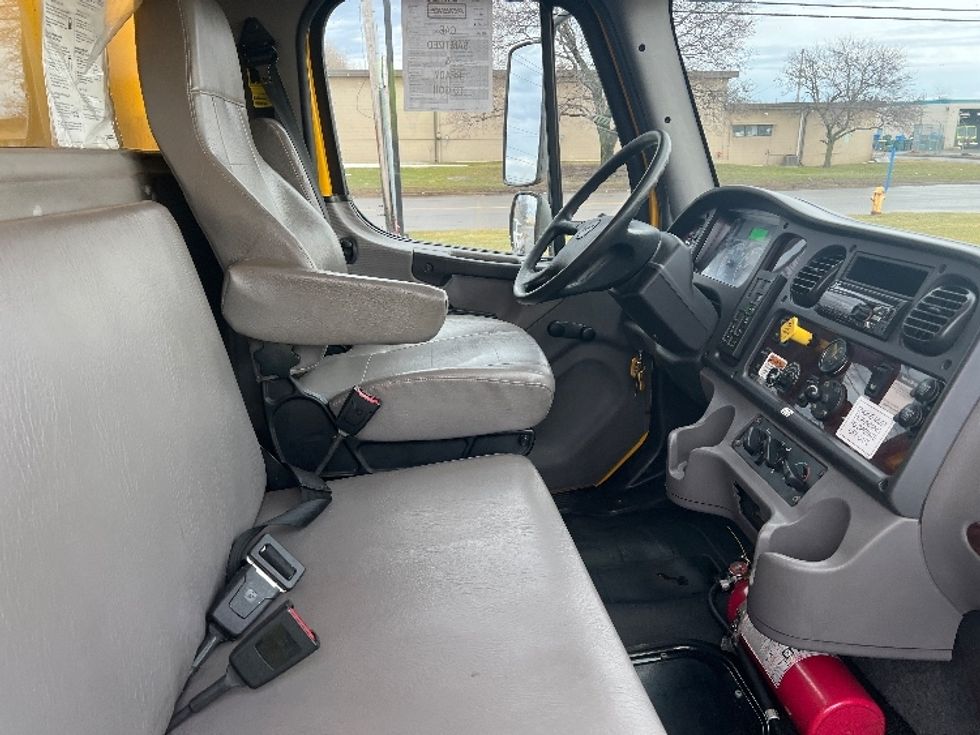 Medium Duty Box Truck-Light and Medium Duty Trucks-Freightliner-2020-M2-Rochester-NY-173,875\n\t\tmiles-$ 41,000 - Image 22