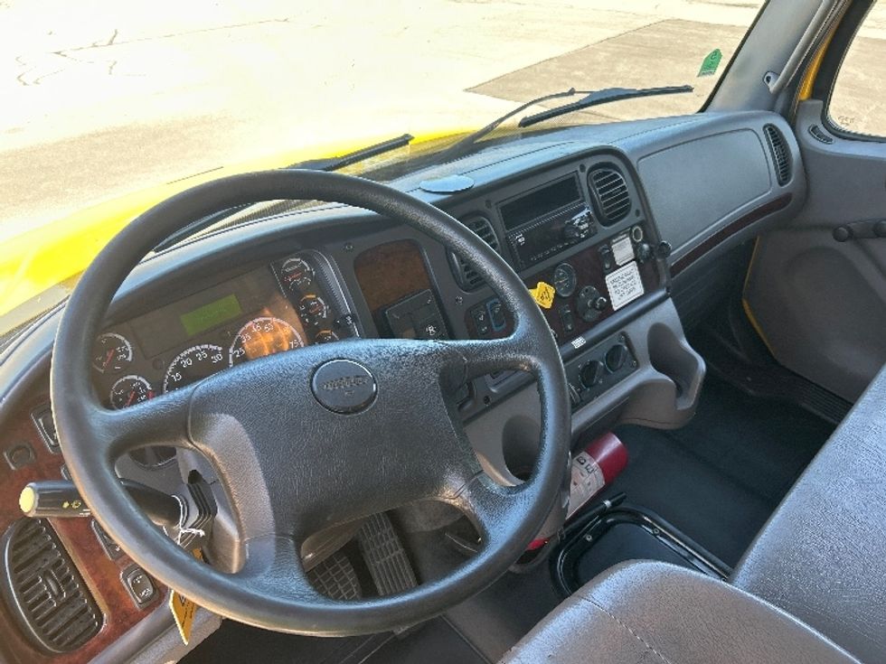 Medium Duty Box Truck-Light and Medium Duty Trucks-Freightliner-2020-M2-Rochester-NY-178,703\n\t\tmiles-$ 37,500 - Image 17