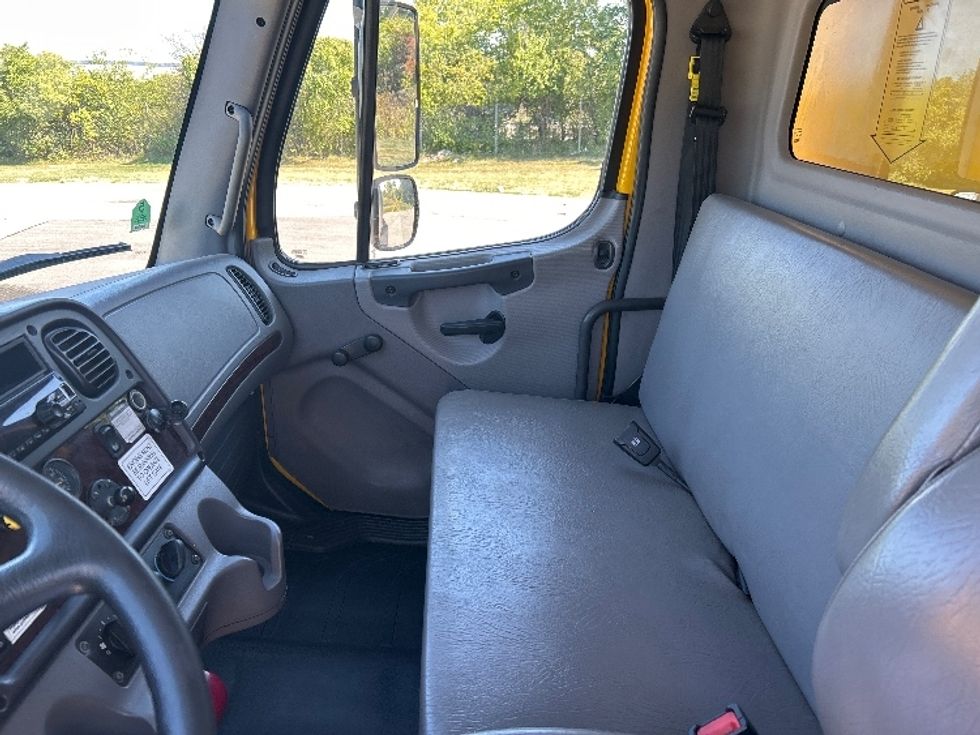 Medium Duty Box Truck-Light and Medium Duty Trucks-Freightliner-2020-M2-Rochester-NY-178,703\n\t\tmiles-$ 37,500 - Image 19