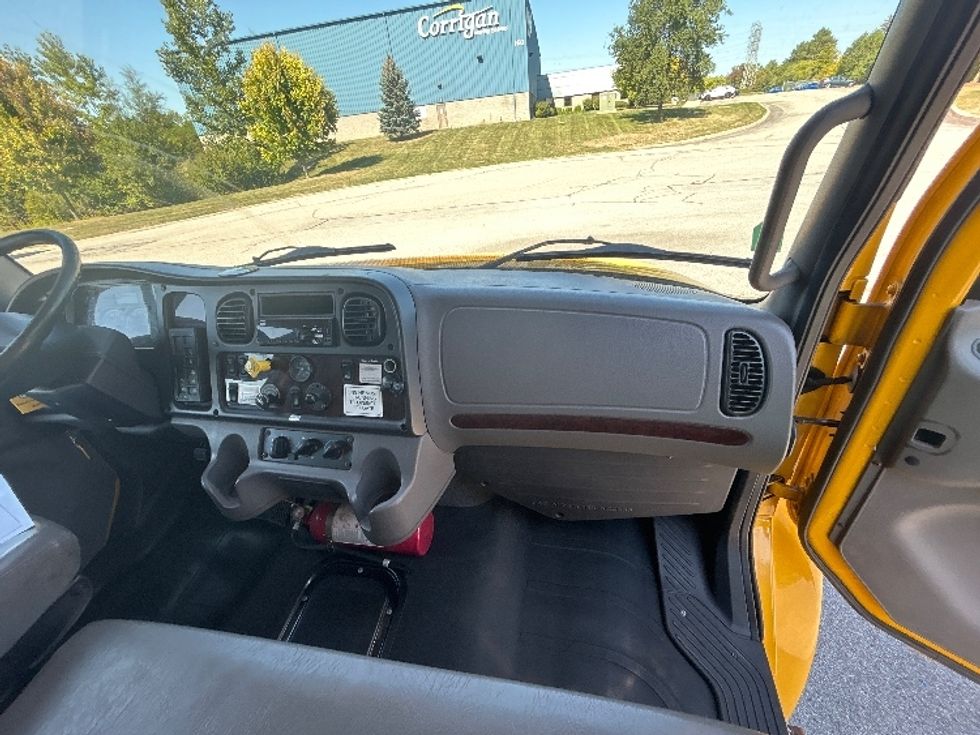 Medium Duty Box Truck-Light and Medium Duty Trucks-Freightliner-2020-M2-Rochester-NY-178,703\n\t\tmiles-$ 37,500 - Image 21