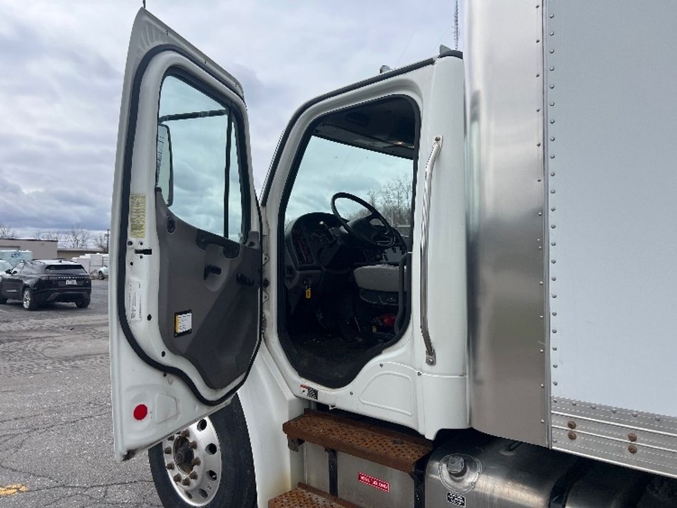 Medium Duty Box Truck-Light and Medium Duty Trucks-Freightliner-2020-M2-Rochester-NY-18,909\n\t\tmiles-$ 66,750 - Image 16