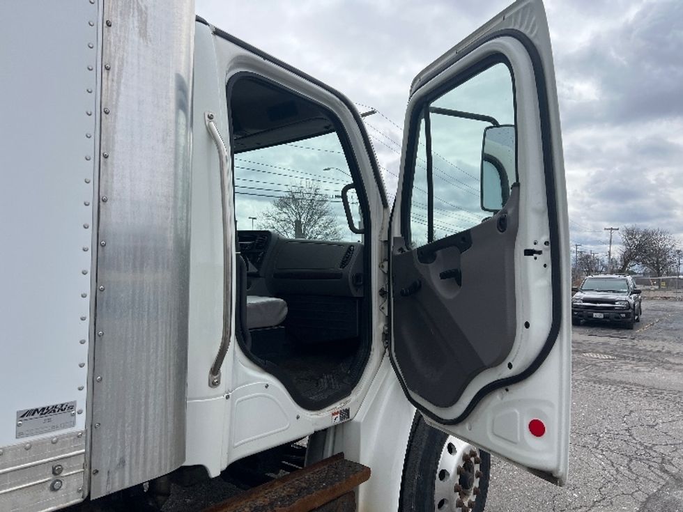 Medium Duty Box Truck-Light and Medium Duty Trucks-Freightliner-2020-M2-Rochester-NY-18,909\n\t\tmiles-$ 66,750 - Image 20