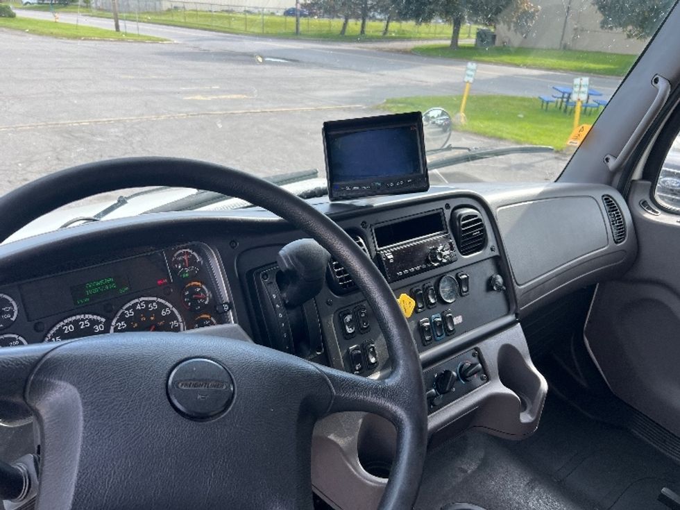 Medium Duty Box Truck-Light and Medium Duty Trucks-Freightliner-2020-M2-Rochester-NY-192,306\n\t\tmiles-$ 43,000 - Image 17