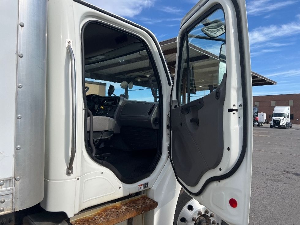 Medium Duty Box Truck-Light and Medium Duty Trucks-Freightliner-2020-M2-Rochester-NY-192,306\n\t\tmiles-$ 43,000 - Image 20
