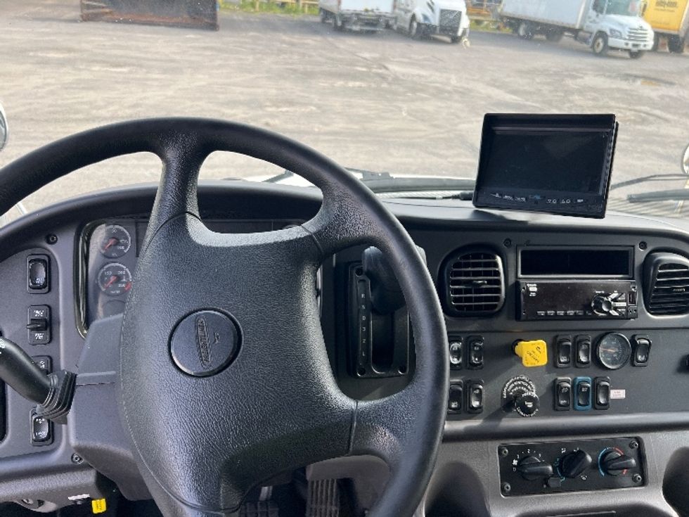 Medium Duty Box Truck-Light and Medium Duty Trucks-Freightliner-2020-M2-Rochester-NY-192,490\n\t\tmiles-$ 43,000 - Image 16