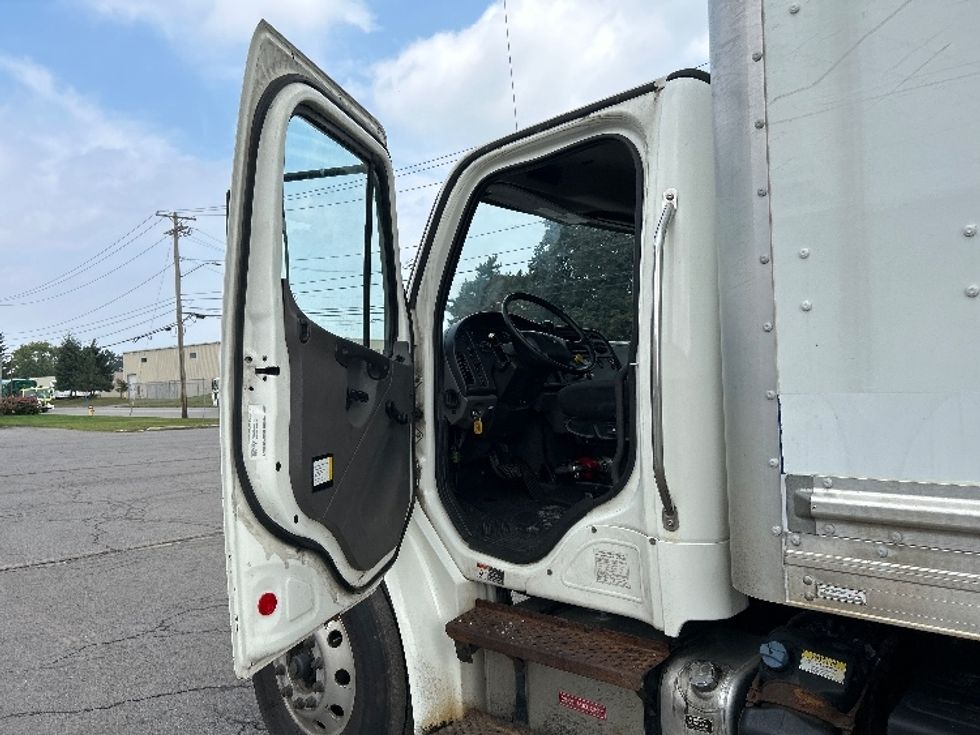 Medium Duty Box Truck-Light and Medium Duty Trucks-Freightliner-2020-M2-Rochester-NY-203,208\n\t\tmiles-$ 50,250 - Image 16