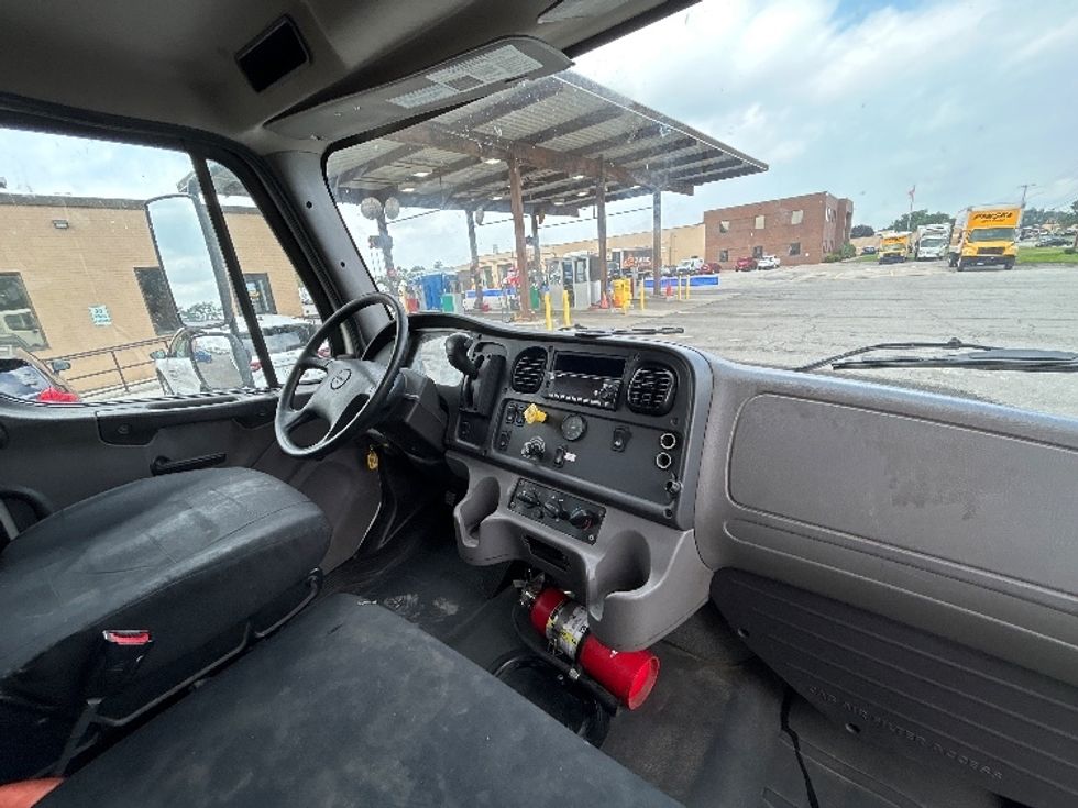 Medium Duty Box Truck-Light and Medium Duty Trucks-Freightliner-2020-M2-Rochester-NY-203,208\n\t\tmiles-$ 50,250 - Image 22