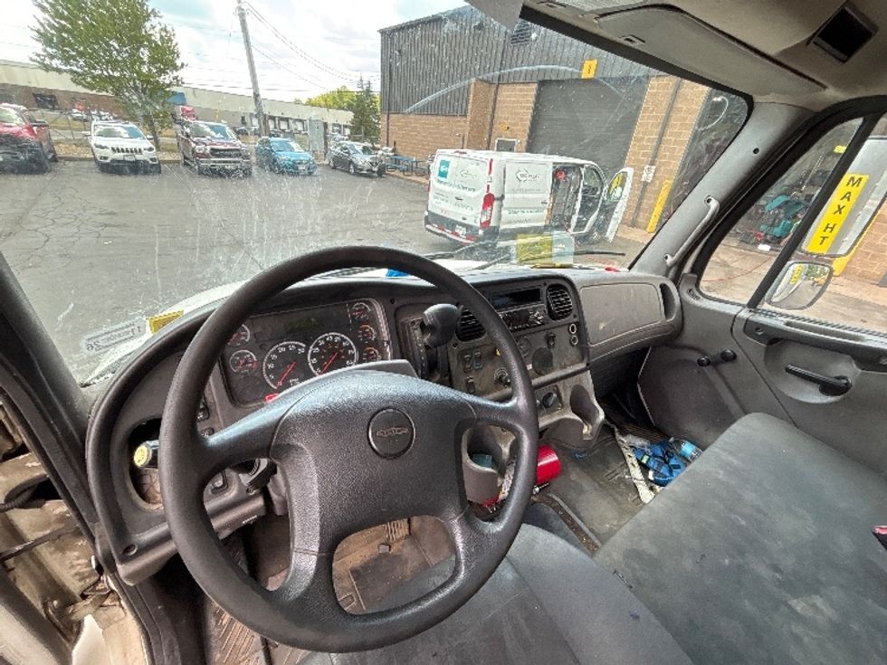 Medium Duty Box Truck-Light and Medium Duty Trucks-Freightliner-2020-M2-Rochester-NY-204,360\n\t\tmiles-$ 52,000 - Image 15