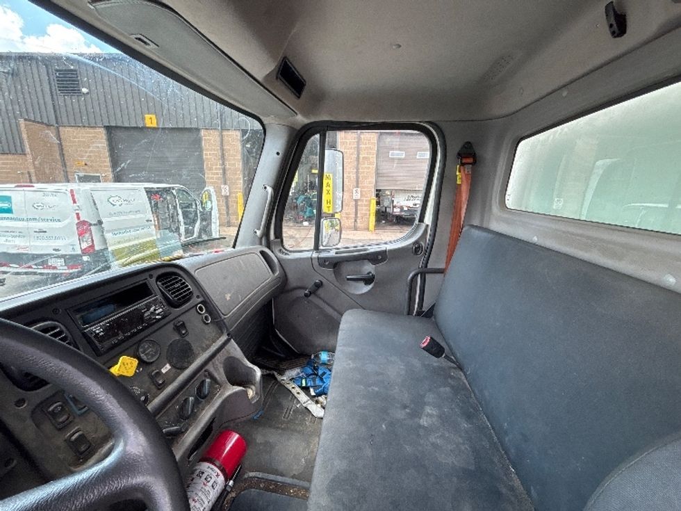 Medium Duty Box Truck-Light and Medium Duty Trucks-Freightliner-2020-M2-Rochester-NY-204,360\n\t\tmiles-$ 52,000 - Image 17