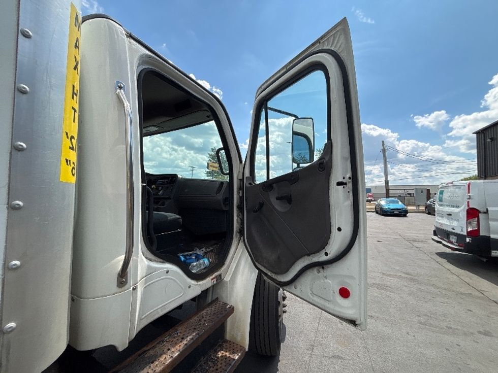 Medium Duty Box Truck-Light and Medium Duty Trucks-Freightliner-2020-M2-Rochester-NY-204,360\n\t\tmiles-$ 52,000 - Image 18