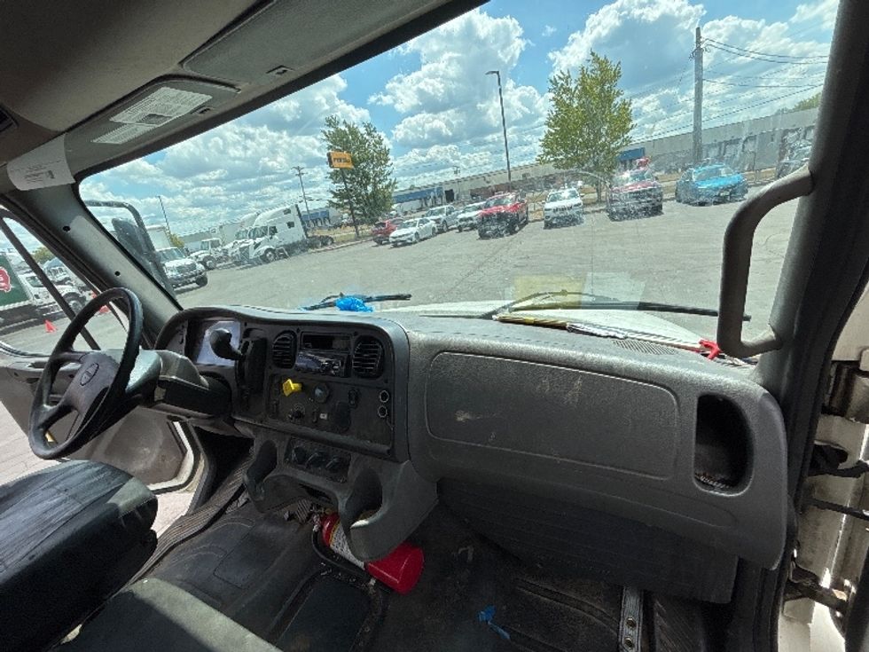 Medium Duty Box Truck-Light and Medium Duty Trucks-Freightliner-2020-M2-Rochester-NY-204,360\n\t\tmiles-$ 52,000 - Image 19