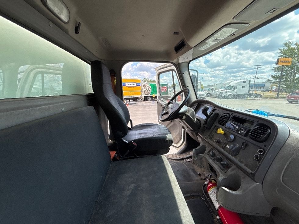 Medium Duty Box Truck-Light and Medium Duty Trucks-Freightliner-2020-M2-Rochester-NY-204,360\n\t\tmiles-$ 52,000 - Image 20