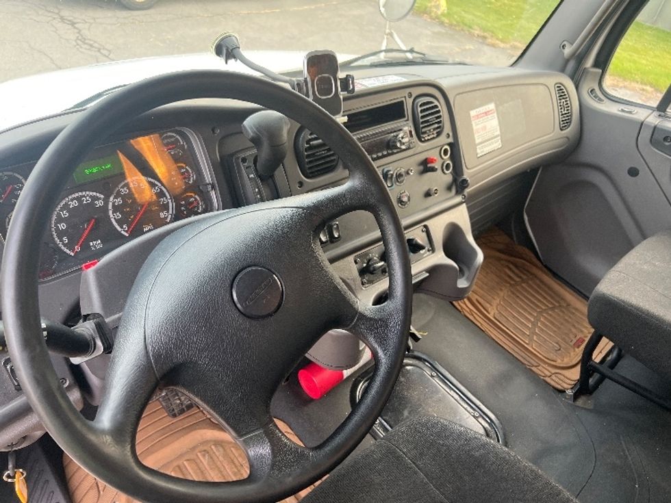 Medium Duty Box Truck-Light and Medium Duty Trucks-Freightliner-2020-M2-Rochester-NY-206,634\n\t\tmiles-$ 37,250 - Image 17