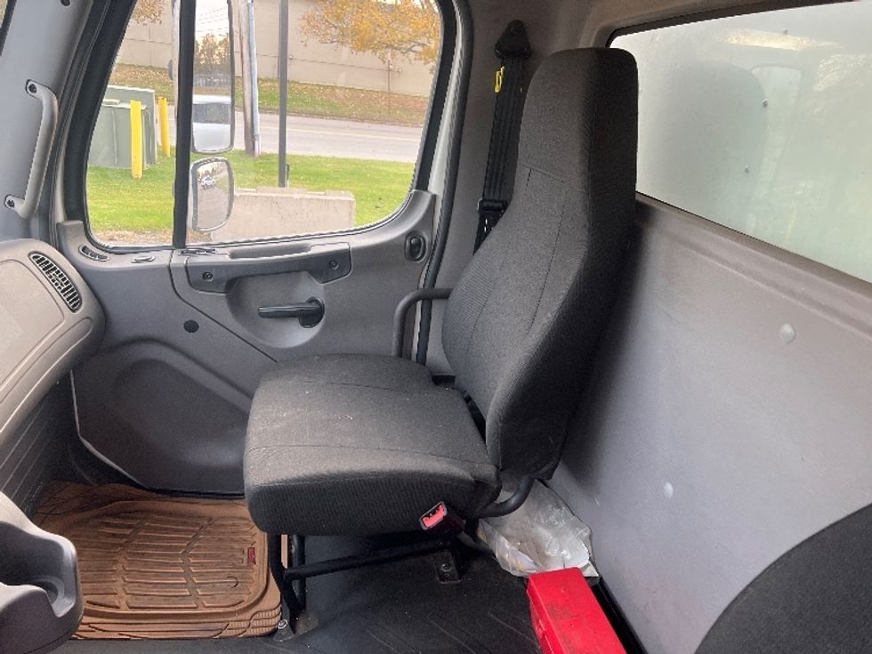 Medium Duty Box Truck-Light and Medium Duty Trucks-Freightliner-2020-M2-Rochester-NY-206,634\n\t\tmiles-$ 37,250 - Image 19