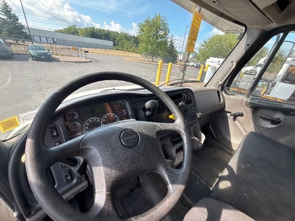 Medium Duty Box Truck-Light and Medium Duty Trucks-Freightliner-2020-M2-Rochester-NY-216,310\n\t\tmiles-$ 47,750 - Image 16
