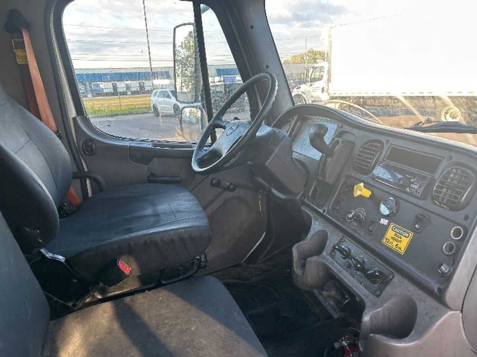 Medium Duty Box Truck-Light and Medium Duty Trucks-Freightliner-2020-M2-Rochester-NY-254,159\n\t\tmiles-$ 44,750 - Image 22