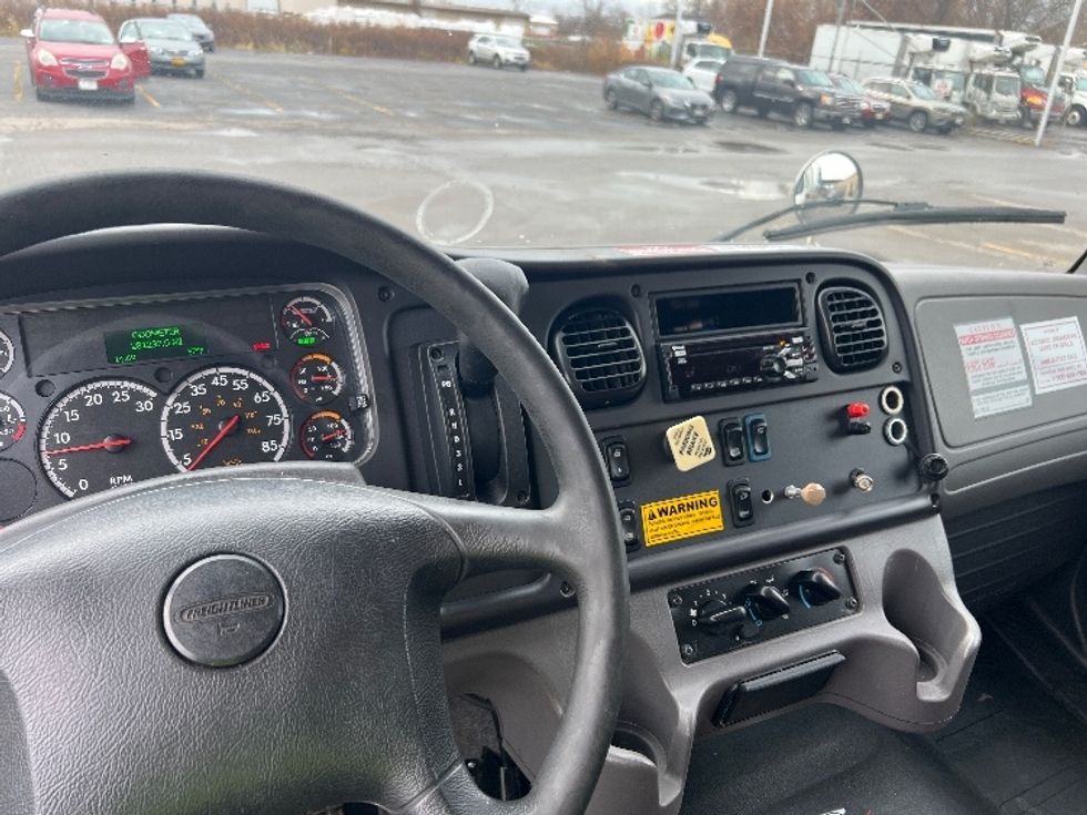 Medium Duty Box Truck-Light and Medium Duty Trucks-Freightliner-2020-M2-Rochester-NY-281,246\n\t\tmiles-$ 29,250 - Image 17