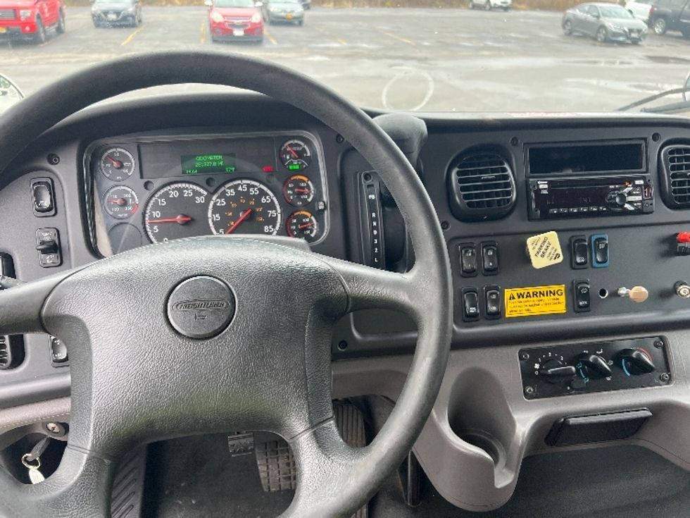 Medium Duty Box Truck-Light and Medium Duty Trucks-Freightliner-2020-M2-Rochester-NY-281,246\n\t\tmiles-$ 29,250 - Image 18