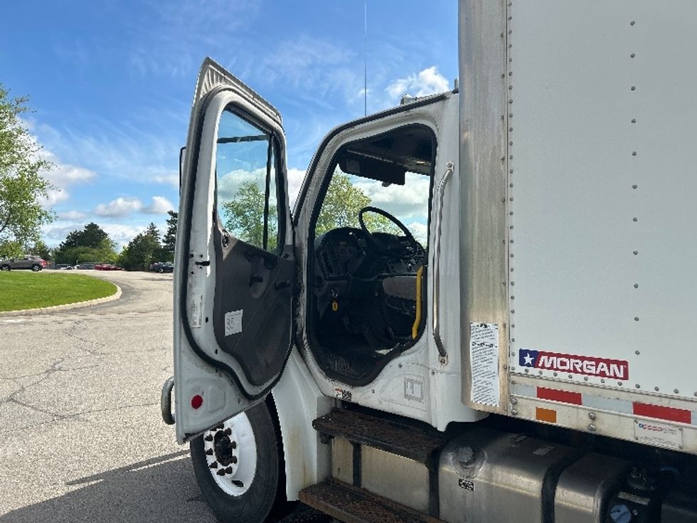 Medium Duty Box Truck-Light and Medium Duty Trucks-Freightliner-2020-M2-Rochester-NY-425,391\n\t\tmiles-$ 23,250 - Image 16