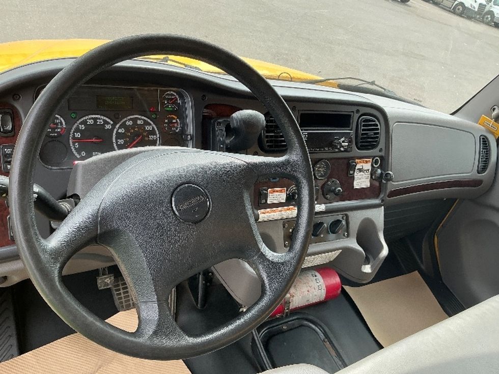 Medium Duty Box Truck-Light and Medium Duty Trucks-Freightliner-2020-M2-Rocky View County-AB-254,142\n\t\tkm-$ 67,250 - Image 18