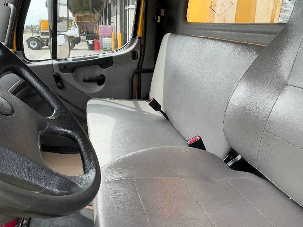 Medium Duty Box Truck-Light and Medium Duty Trucks-Freightliner-2020-M2-Rocky View County-AB-254,142\n\t\tkm-$ 67,250 - Image 19