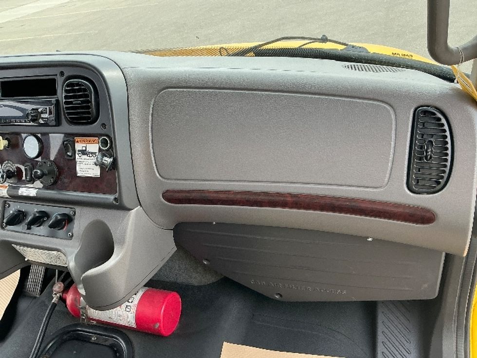 Medium Duty Box Truck-Light and Medium Duty Trucks-Freightliner-2020-M2-Rocky View County-AB-254,142\n\t\tkm-$ 67,250 - Image 21