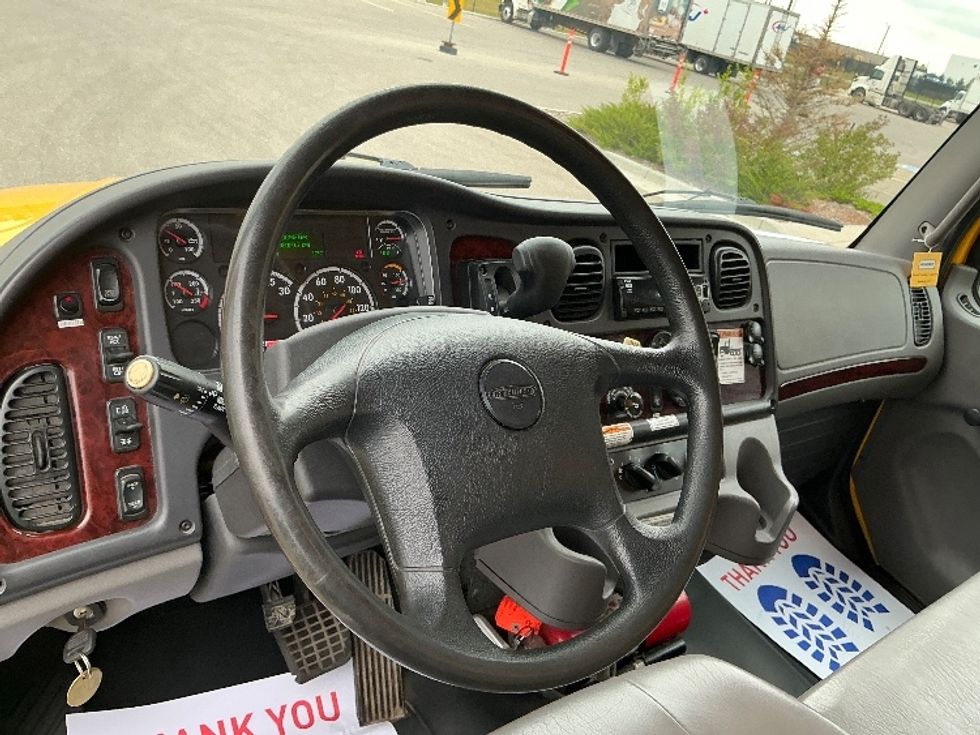 Medium Duty Box Truck-Light and Medium Duty Trucks-Freightliner-2020-M2-Rocky View County-AB-295,070\n\t\tkm-$ 62,750 - Image 17