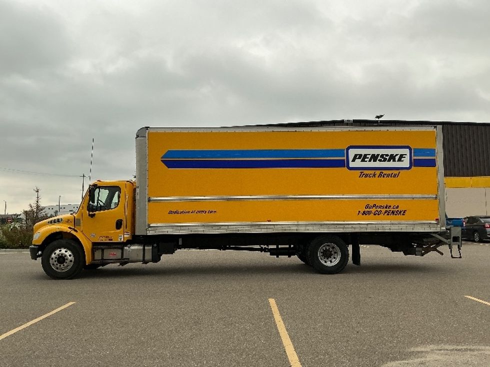 Medium Duty Box Truck-Light and Medium Duty Trucks-Freightliner-2020-M2-Rocky View County-AB-295,070\n\t\tkm-$ 62,750 - Image 4