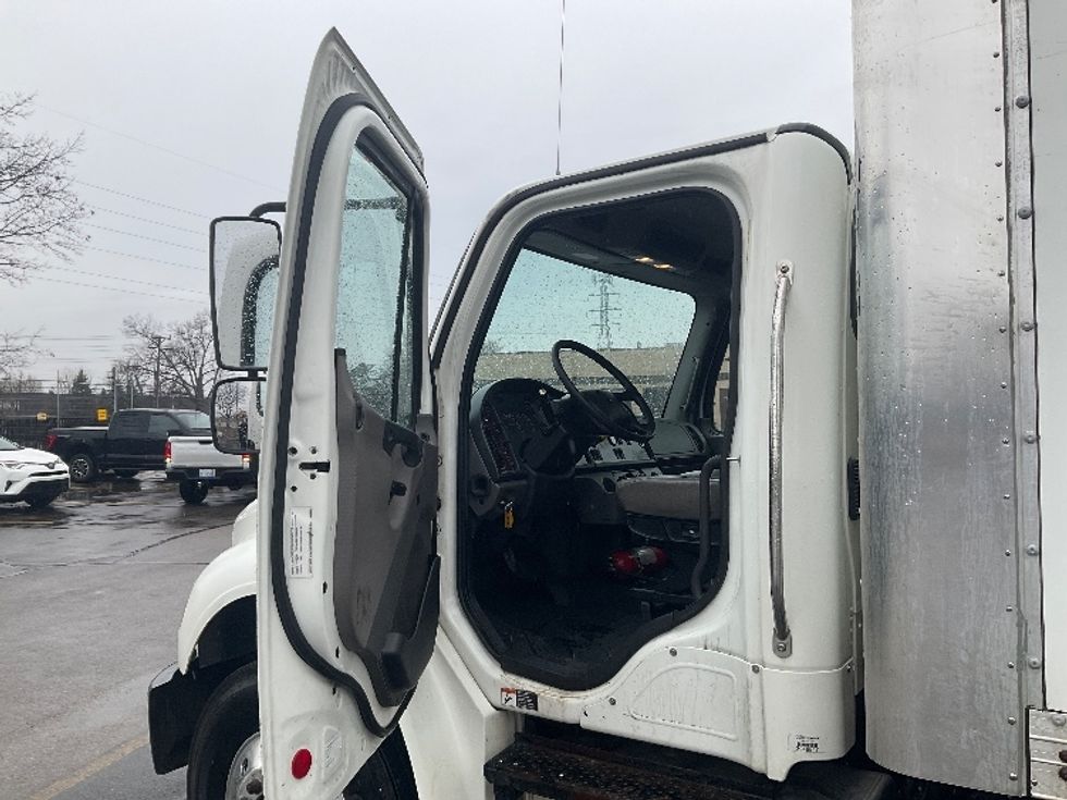 Medium Duty Box Truck-Light and Medium Duty Trucks-Freightliner-2020-M2-Romulus-MI-136,944\n\t\tmiles-$ 63,000 - Image 16