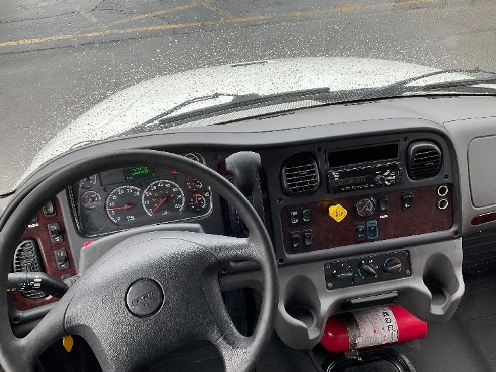 Medium Duty Box Truck-Light and Medium Duty Trucks-Freightliner-2020-M2-Romulus-MI-136,944\n\t\tmiles-$ 63,000 - Image 18