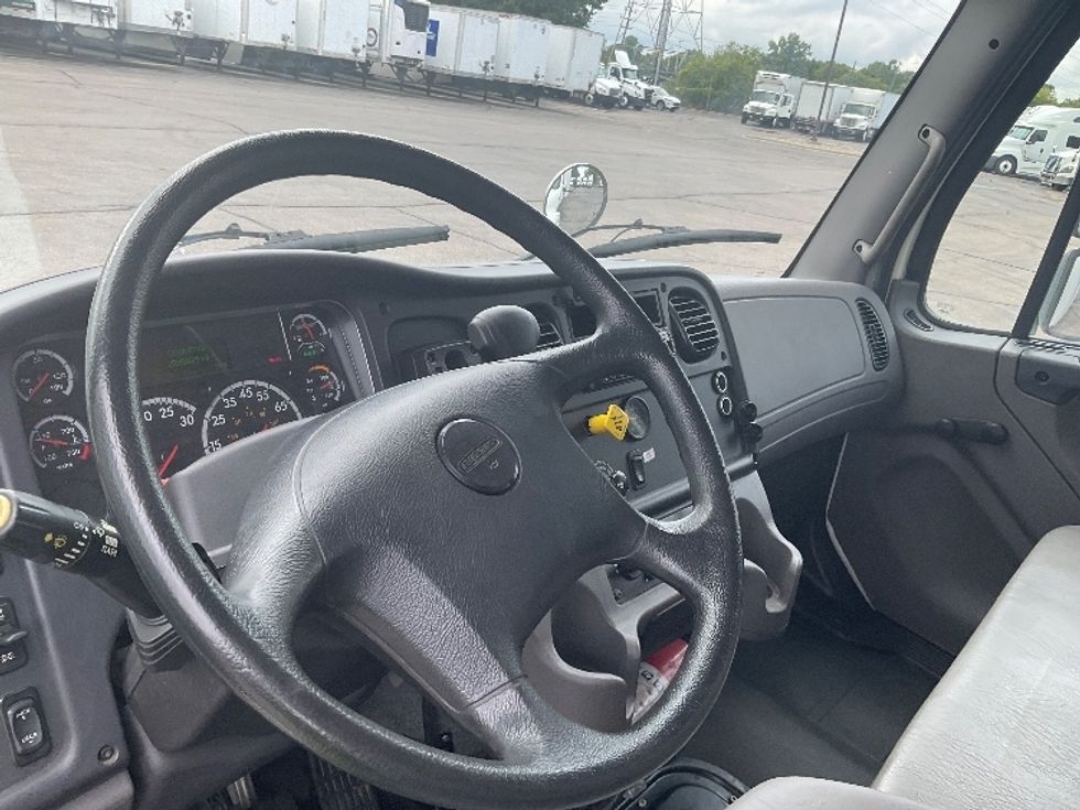 Medium Duty Box Truck-Light and Medium Duty Trucks-Freightliner-2020-M2-Romulus-MI-283,570\n\t\tmiles-$ 36,500 - Image 18