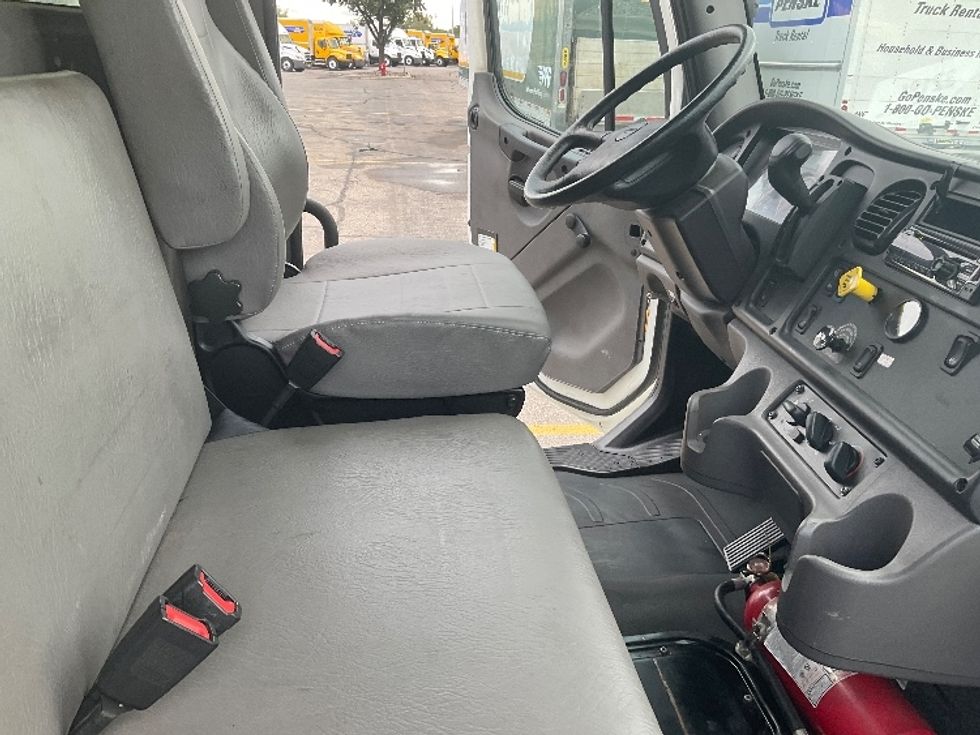 Medium Duty Box Truck-Light and Medium Duty Trucks-Freightliner-2020-M2-Romulus-MI-283,570\n\t\tmiles-$ 36,500 - Image 22