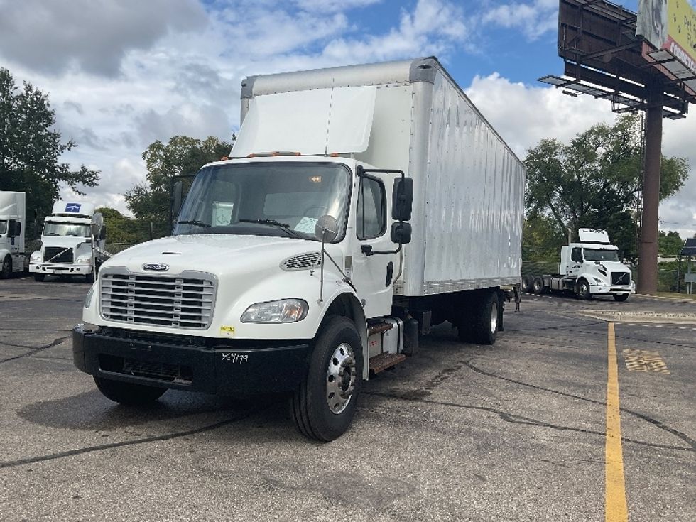 Medium Duty Box Truck-Light and Medium Duty Trucks-Freightliner-2020-M2-Romulus-MI-283,570\n\t\tmiles-$ 36,500 - Image 3