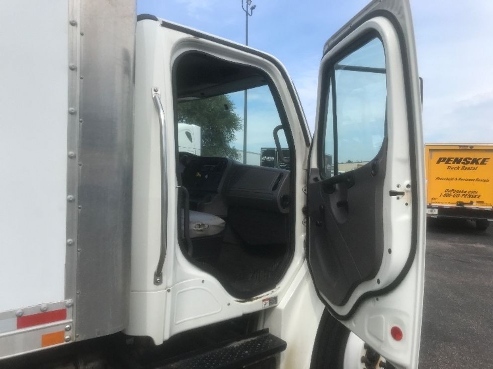 Medium Duty Box Truck-Light and Medium Duty Trucks-Freightliner-2020-M2-Roseville-MN-190,884\n\t\tmiles-$ 47,000 - Image 19