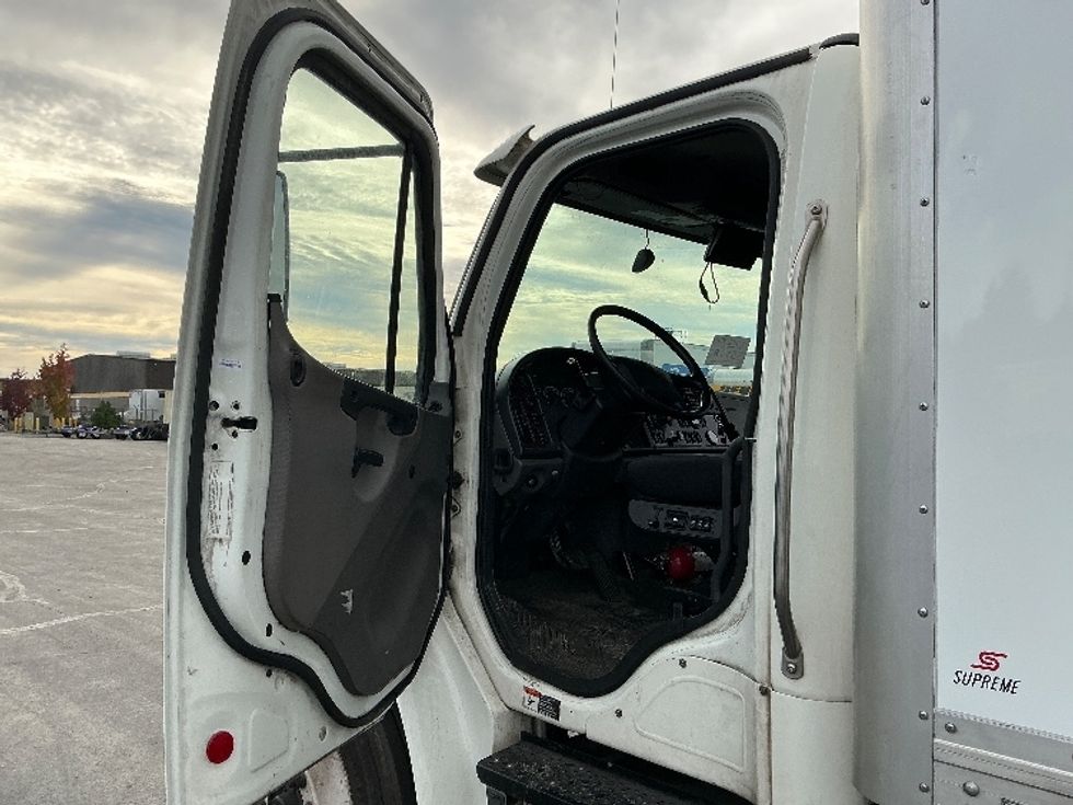 Medium Duty Box Truck-Light and Medium Duty Trucks-Freightliner-2020-M2-Sacramento-CA-245,834\n\t\tmiles-$ 43,250 - Image 16