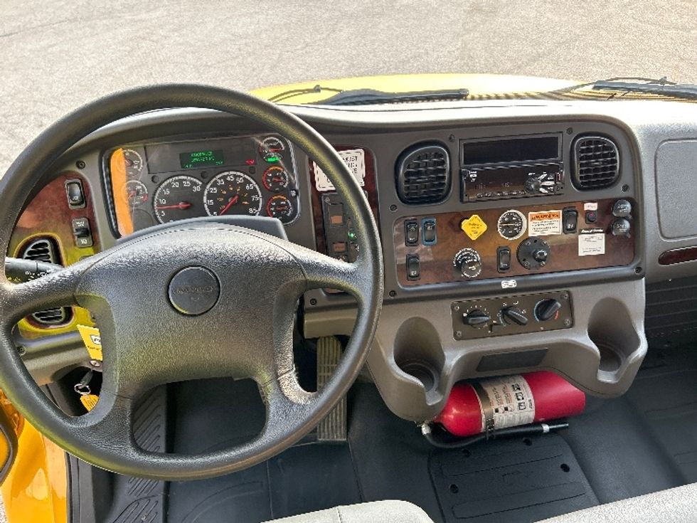 Medium Duty Box Truck-Light and Medium Duty Trucks-Freightliner-2020-M2-Saginaw-MI-165,173\n\t\tmiles-$ 39,500 - Image 18