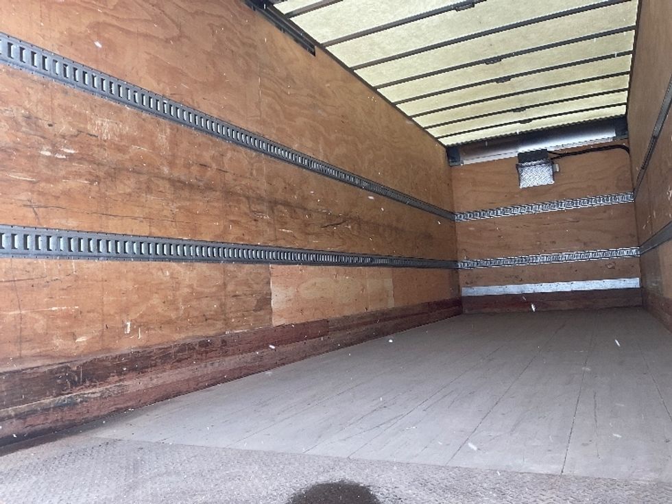 Medium Duty Box Truck-Light and Medium Duty Trucks-Freightliner-2020-M2-Saint Laurent-PQ-304,575\n\t\tkm-$ 57,000 - Image 11