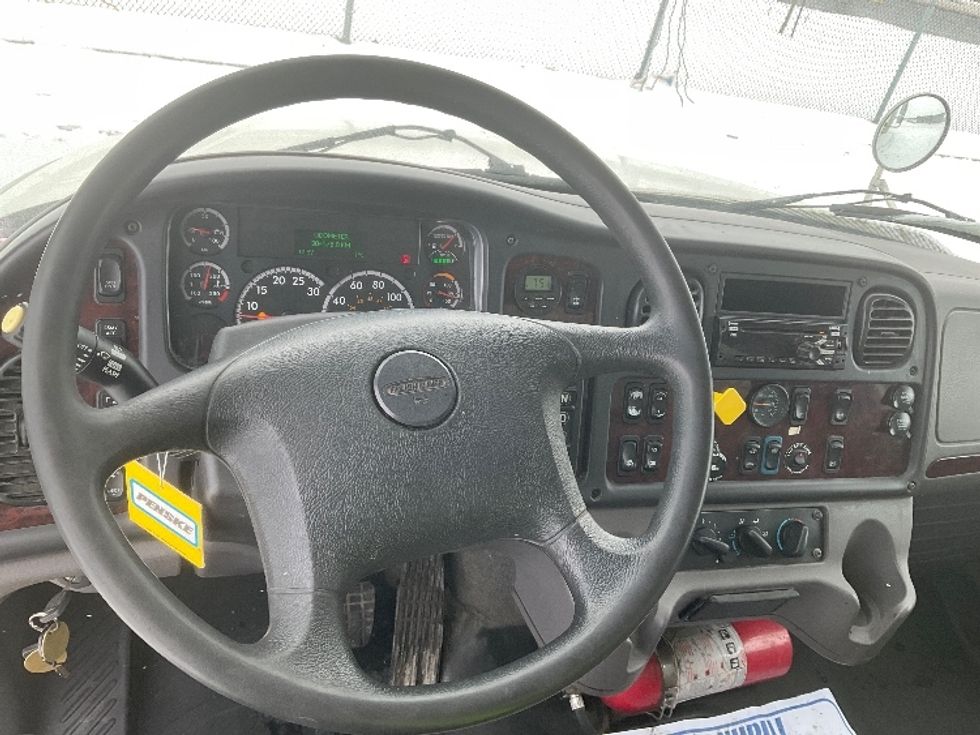 Medium Duty Box Truck-Light and Medium Duty Trucks-Freightliner-2020-M2-Saint Laurent-PQ-304,575\n\t\tkm-$ 57,000 - Image 17