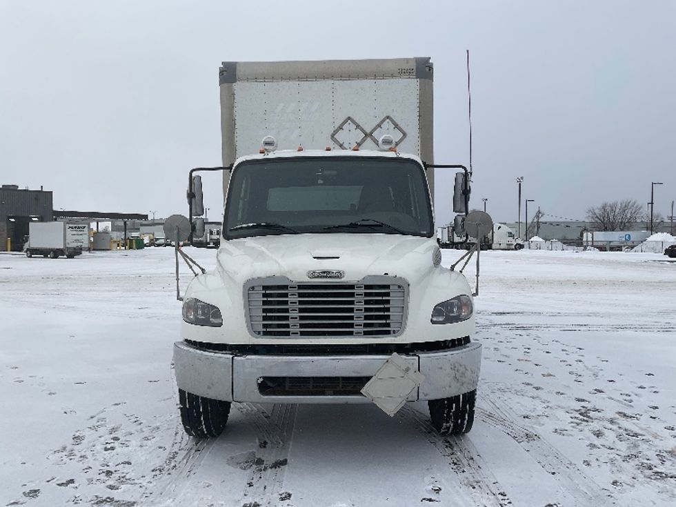 Medium Duty Box Truck-Light and Medium Duty Trucks-Freightliner-2020-M2-Saint Laurent-PQ-304,575\n\t\tkm-$ 57,000 - Image 2