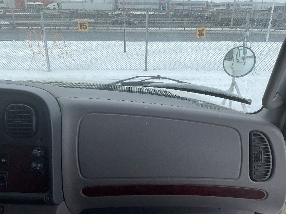 Medium Duty Box Truck-Light and Medium Duty Trucks-Freightliner-2020-M2-Saint Laurent-PQ-304,575\n\t\tkm-$ 57,000 - Image 21