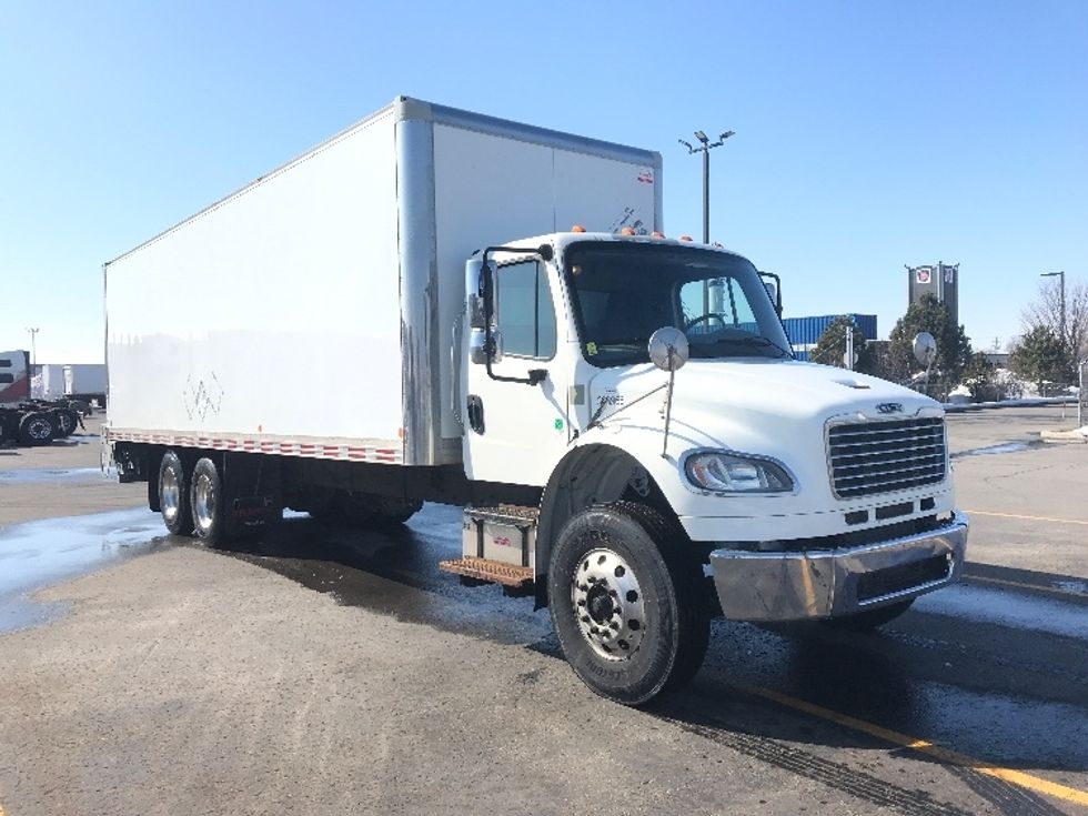 Medium Duty Box Truck-Light and Medium Duty Trucks-Freightliner-2020-M2-Saint Laurent-PQ-326,979\n\t\tkm-$ 77,500 - Image 1