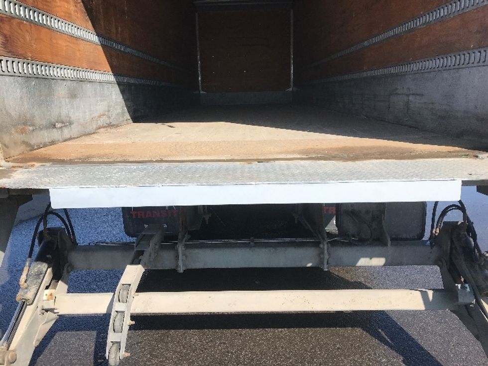 Medium Duty Box Truck-Light and Medium Duty Trucks-Freightliner-2020-M2-Saint Laurent-PQ-326,979\n\t\tkm-$ 77,500 - Image 10