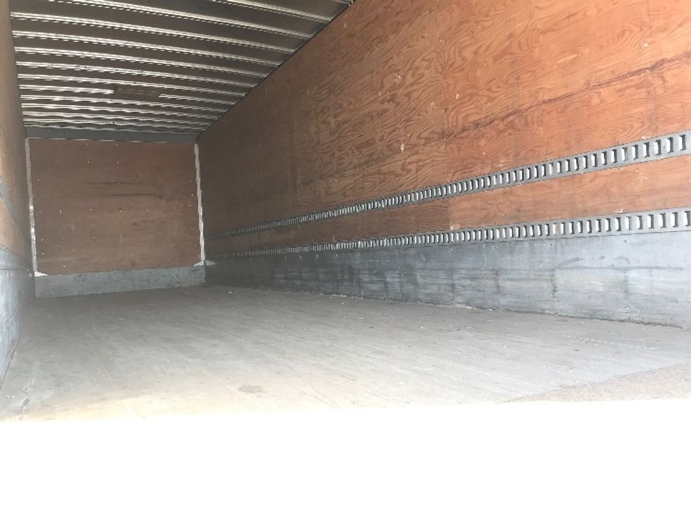 Medium Duty Box Truck-Light and Medium Duty Trucks-Freightliner-2020-M2-Saint Laurent-PQ-326,979\n\t\tkm-$ 77,500 - Image 12