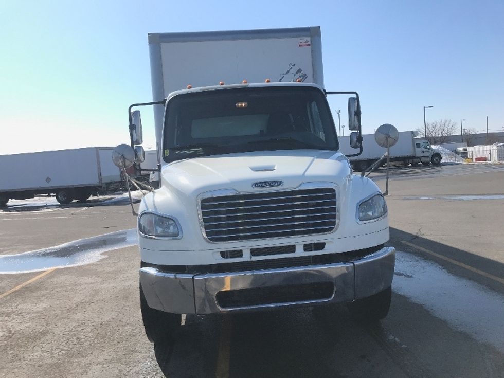 Medium Duty Box Truck-Light and Medium Duty Trucks-Freightliner-2020-M2-Saint Laurent-PQ-326,979\n\t\tkm-$ 77,500 - Image 2