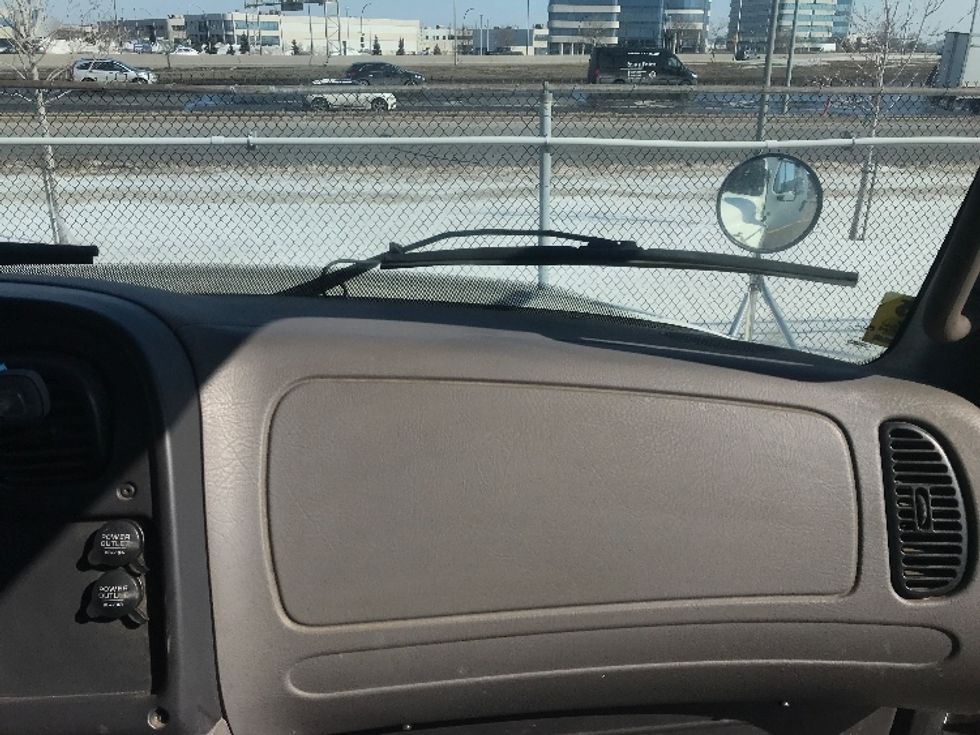 Medium Duty Box Truck-Light and Medium Duty Trucks-Freightliner-2020-M2-Saint Laurent-PQ-326,979\n\t\tkm-$ 77,500 - Image 21