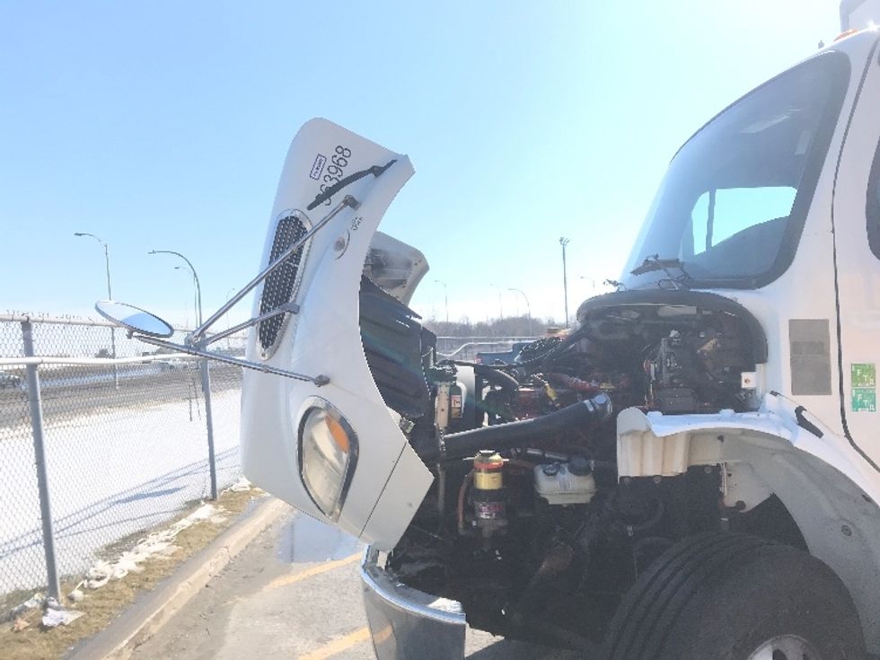 Medium Duty Box Truck-Light and Medium Duty Trucks-Freightliner-2020-M2-Saint Laurent-PQ-326,979\n\t\tkm-$ 77,500 - Image 24