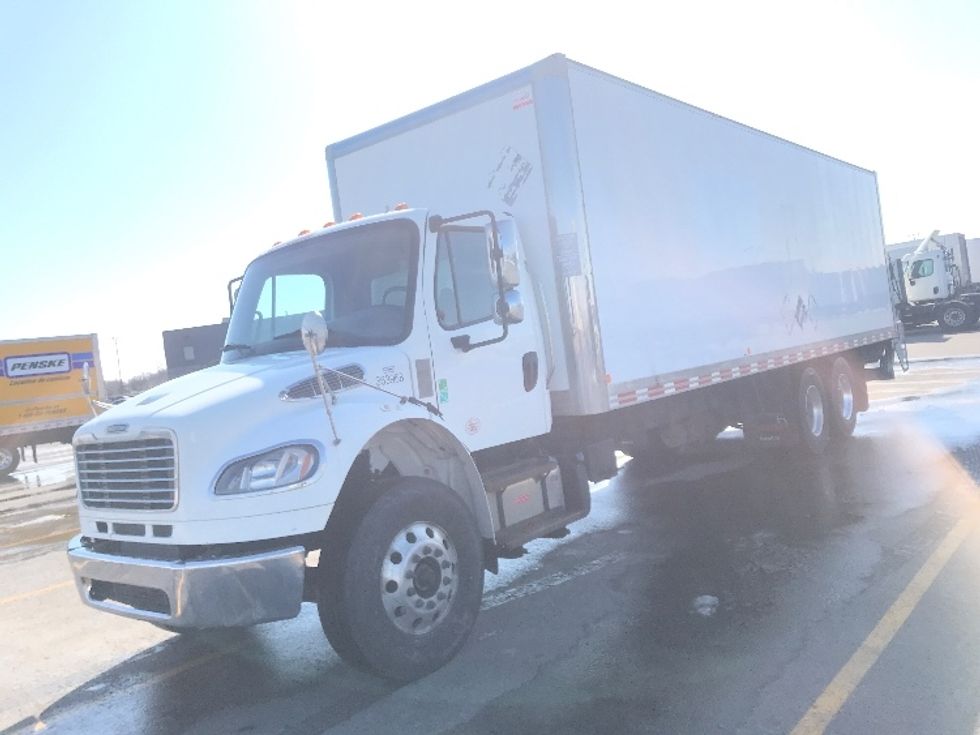 Medium Duty Box Truck-Light and Medium Duty Trucks-Freightliner-2020-M2-Saint Laurent-PQ-326,979\n\t\tkm-$ 77,500 - Image 3