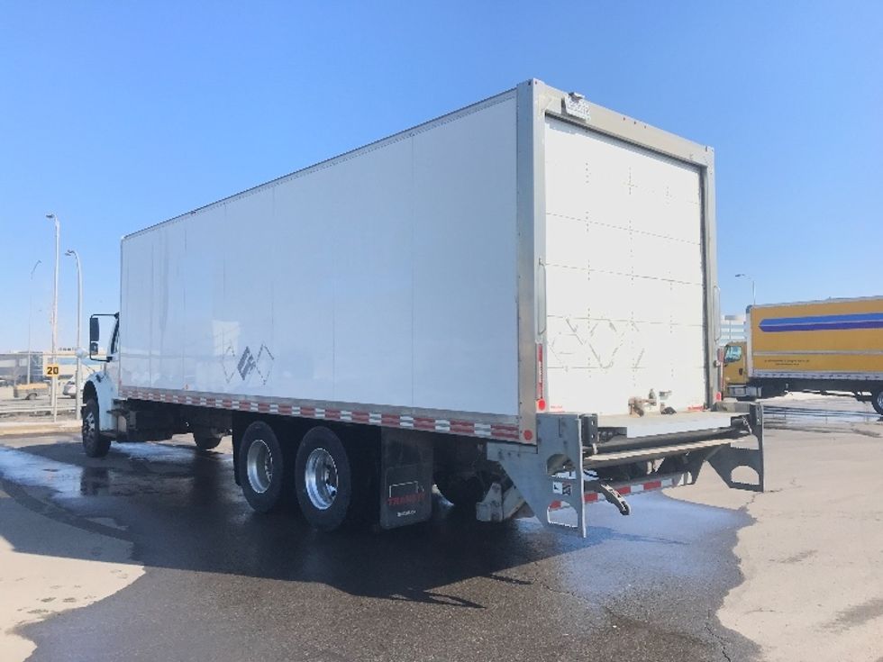 Medium Duty Box Truck-Light and Medium Duty Trucks-Freightliner-2020-M2-Saint Laurent-PQ-326,979\n\t\tkm-$ 77,500 - Image 6